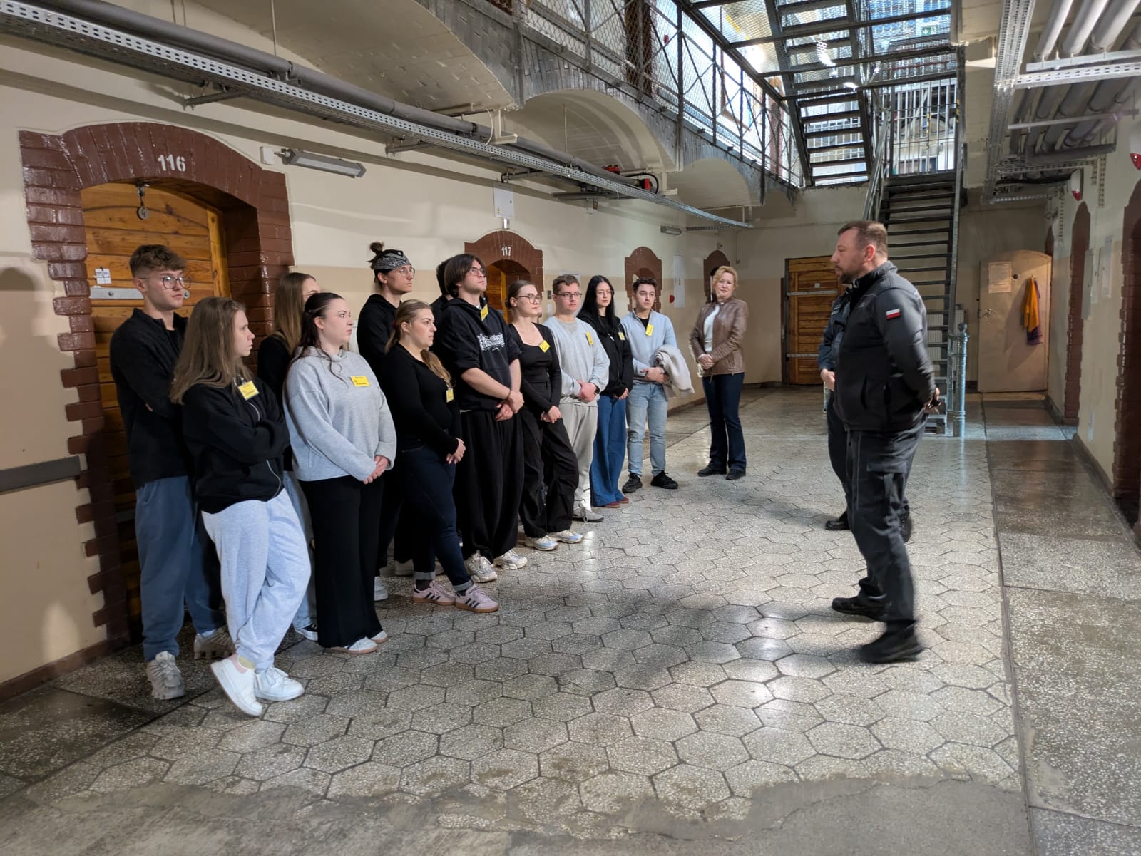 Studenci III roku Prawa zwiedzali Zakład Karny w Strzelcach Opolskich - zdjęcia