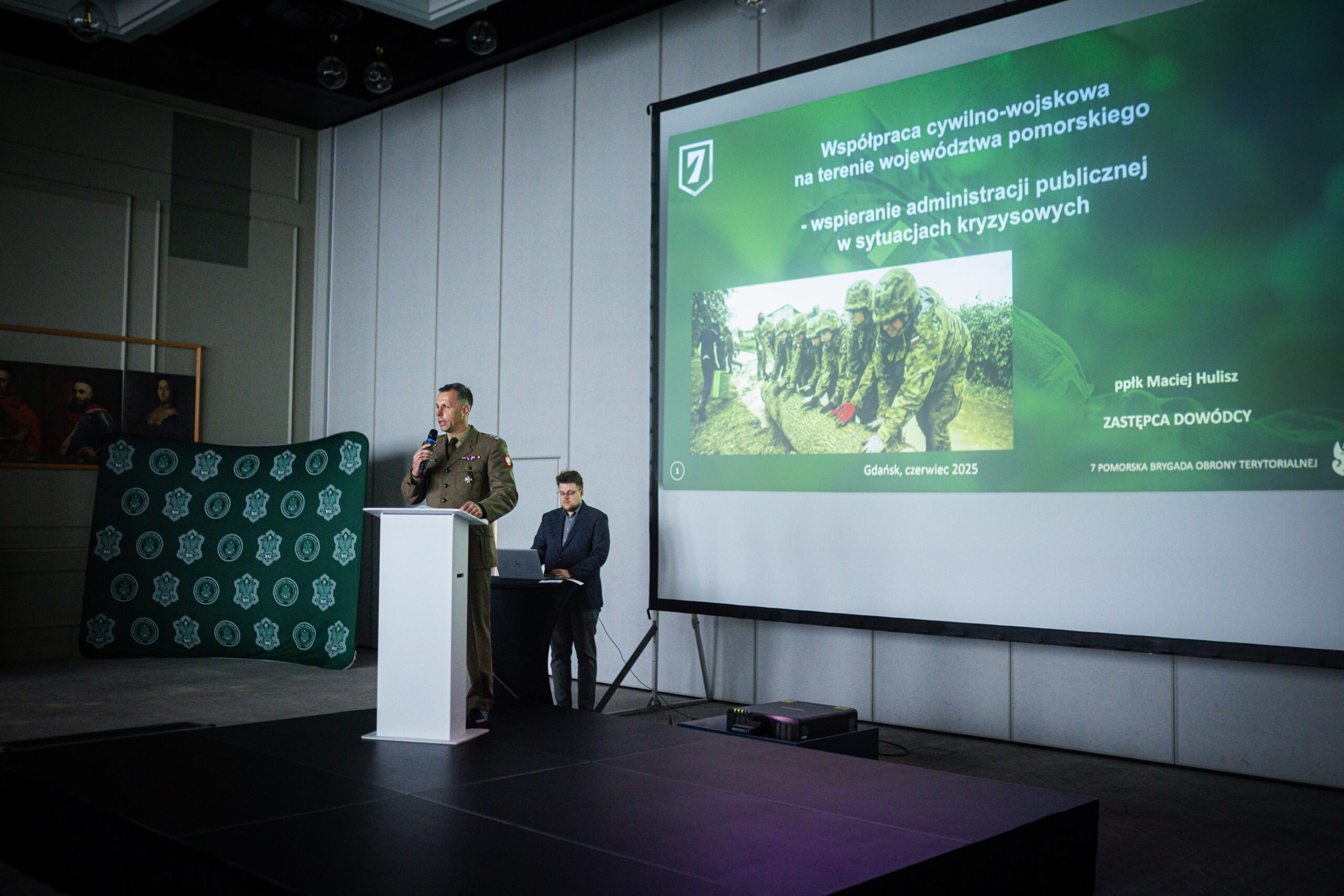 Konferencja „Zarządzanie kryzysowe – Ochrona ludności -Ratownictwo” - zdjęcie z konferencji.